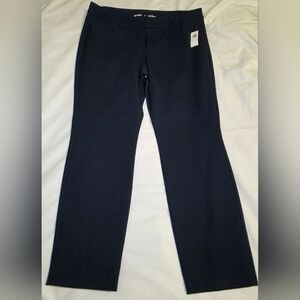 Old Navy Mid Rise Pixie Skinny Secret Smooth Pockets- Size 14 NWT